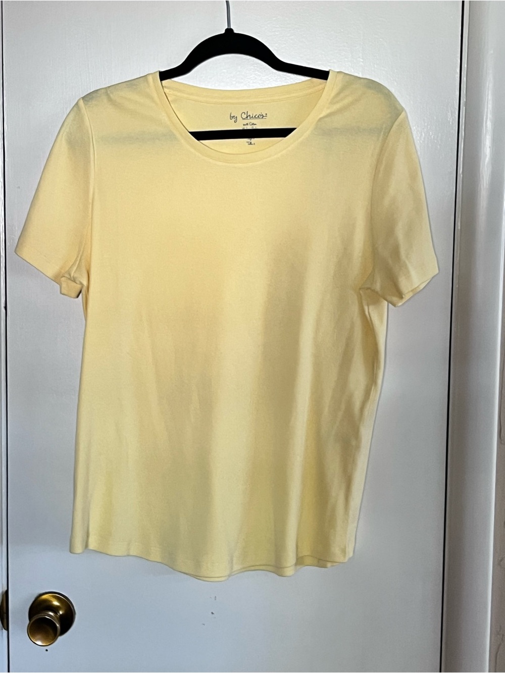 Chico's Pale Yellow Crewneck Short Sleeve Tee